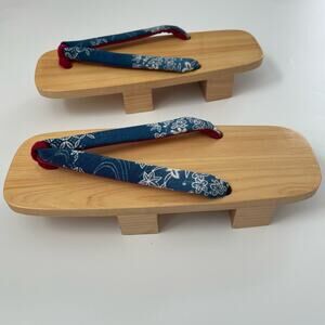 Women's Traditional Japanese Wooden Shoes Sandals 3" x 9"